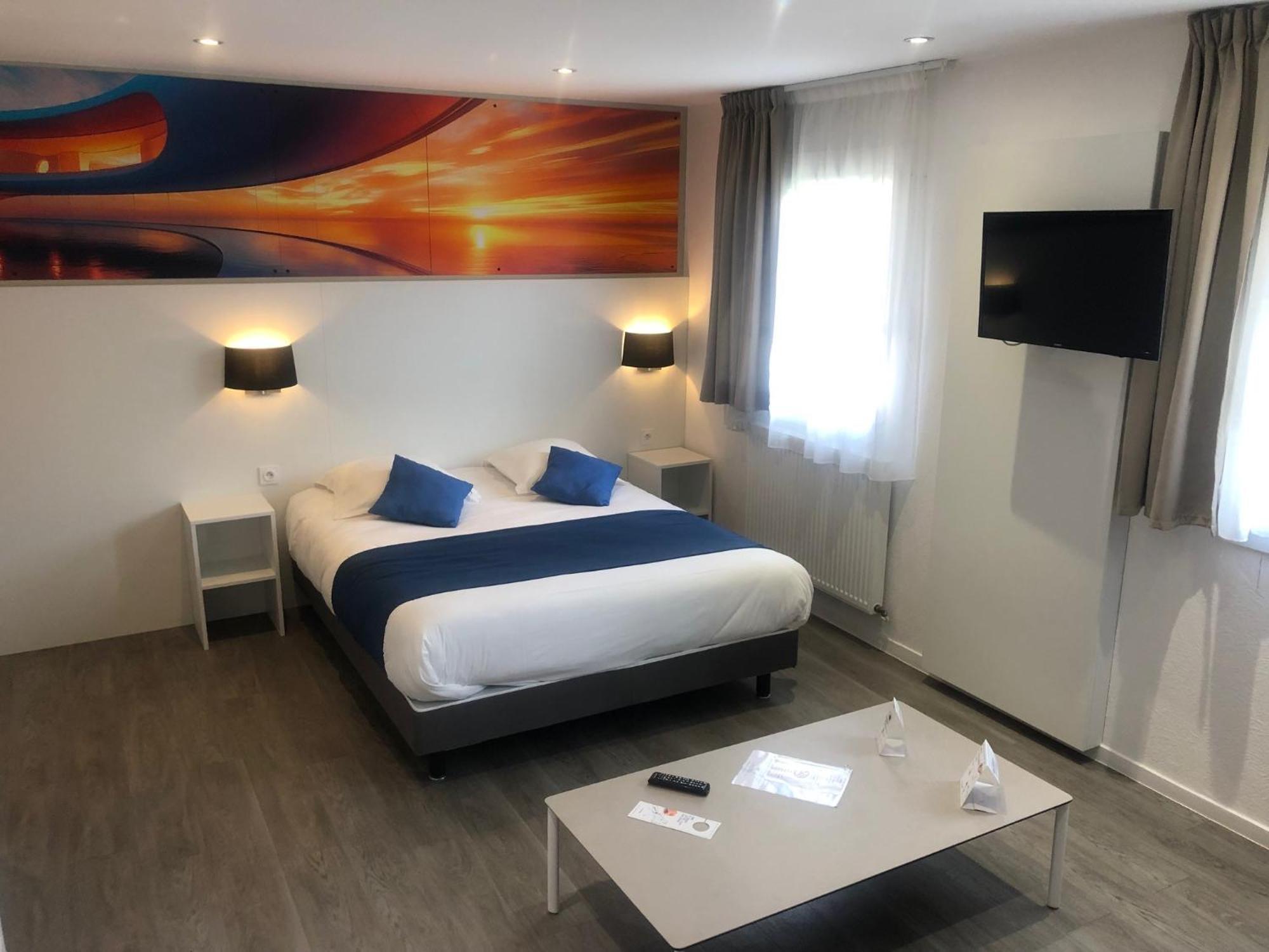 Hotel The Originals Acropole 3*